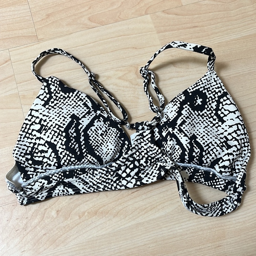 Midori Bikini Top - Picture 2 of 3